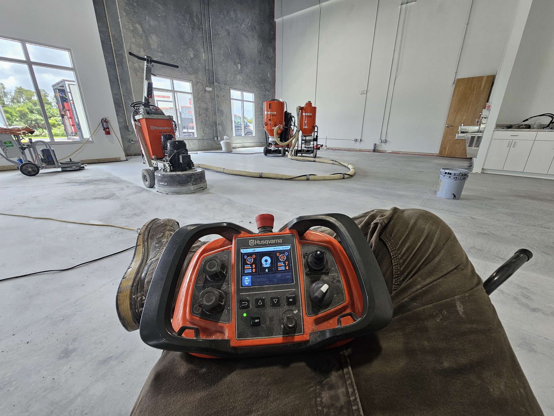 Husqvarna PG 680 RC mid-size planetary grinder